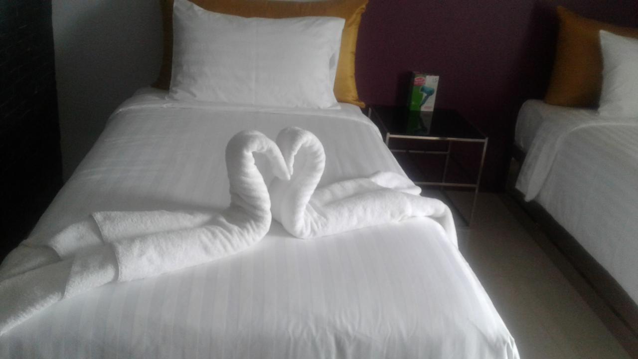 The Ztand By Airport Phuket Hotel Ban Bo Han Bagian luar foto